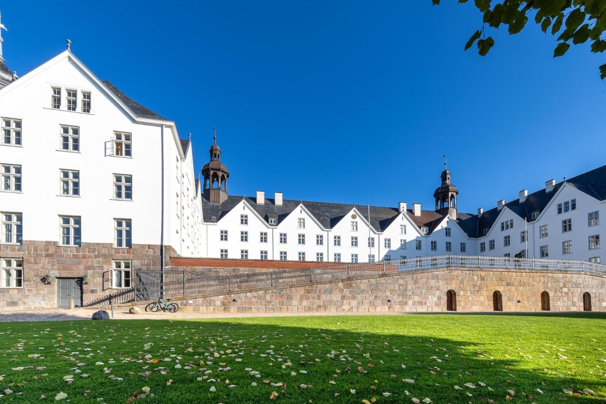 Mooi: Fantastisches Apartment Mit Seeblick Und Stil, Netflix Плён Экстерьер фото